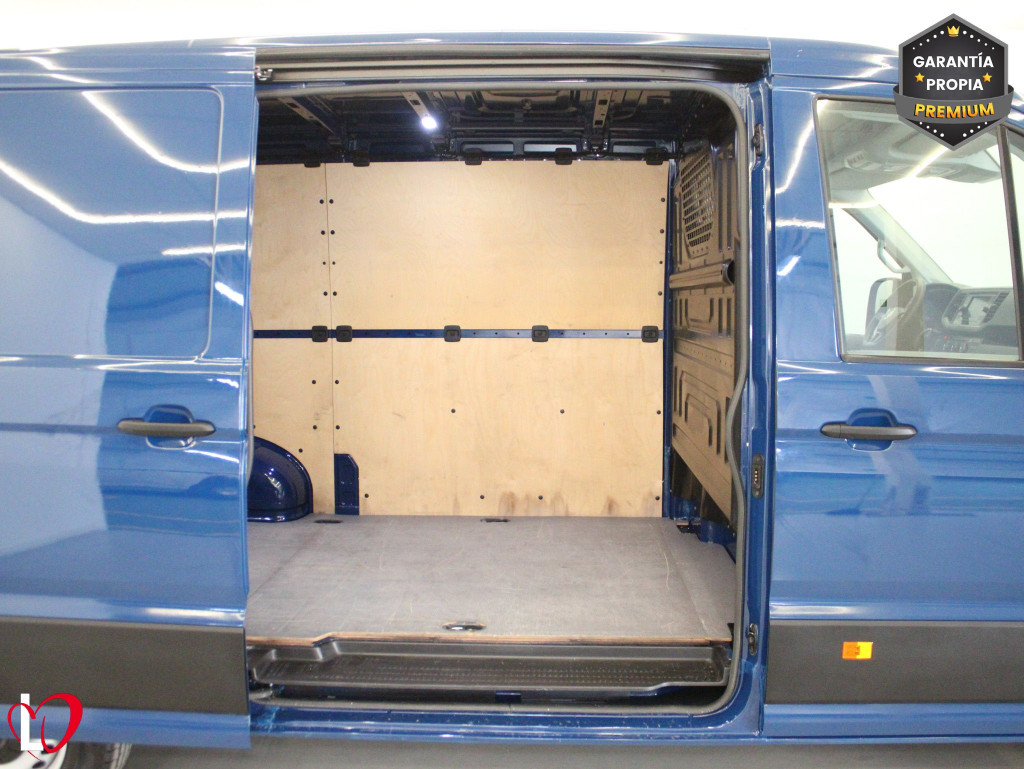 VOLKSWAGEN CRAFTER 2.0 TDI DSG 35 FURGÓN BATALLA MEDIA 177 de segunda mano
