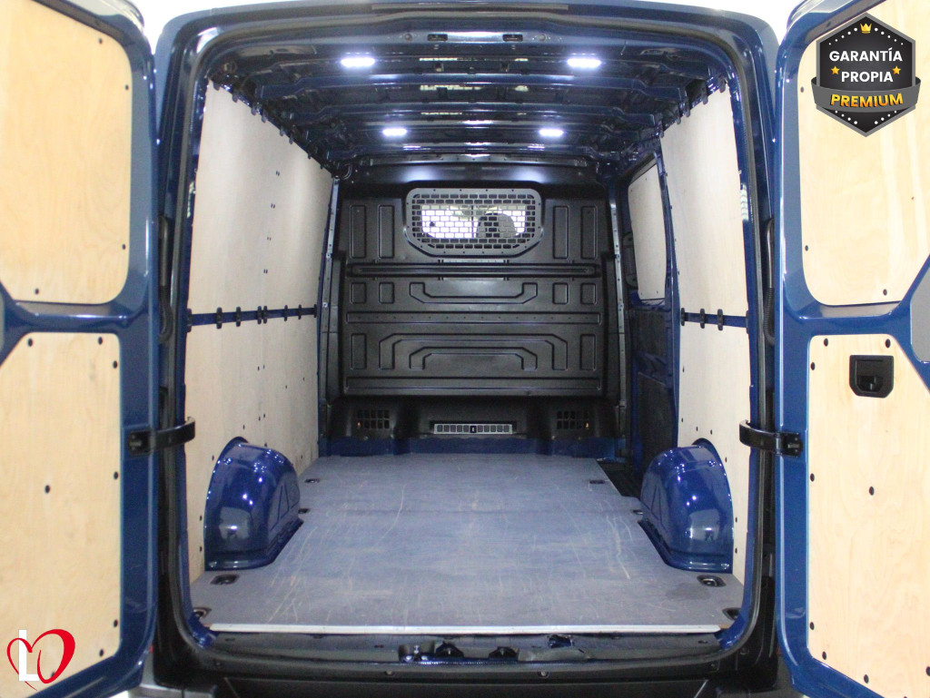 VOLKSWAGEN CRAFTER 2.0 TDI DSG 35 FURGÓN BATALLA MEDIA 177 de segunda mano