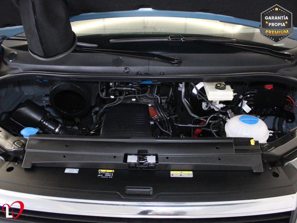 VOLKSWAGEN CRAFTER 2.0 TDI DSG 35 FURGÓN BATALLA MEDIA 177 de segunda mano