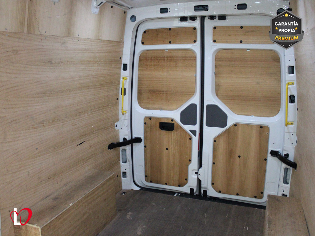 VOLKSWAGEN CRAFTER 2.0 TDI FURGON 35 L3 H3 140 de segunda mano