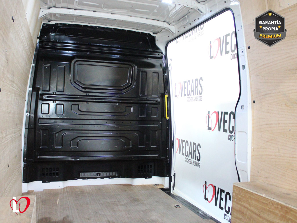 VOLKSWAGEN CRAFTER 2.0 TDI FURGON 35 L3 H3 140 de segunda mano