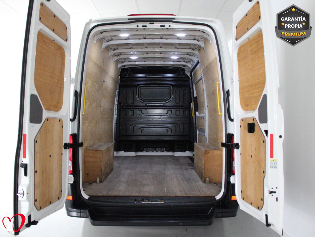 VOLKSWAGEN CRAFTER 2.0 TDI FURGON 35 L3 H3 140 de segunda mano