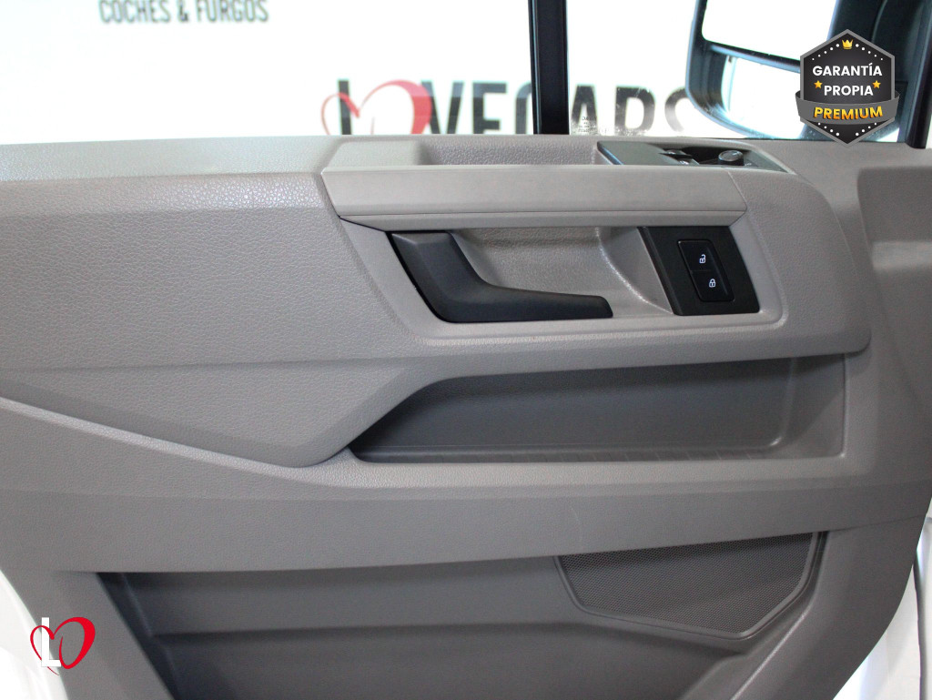 VOLKSWAGEN CRAFTER 2.0 TDI FURGON 35 L3 H3 140 de segunda mano
