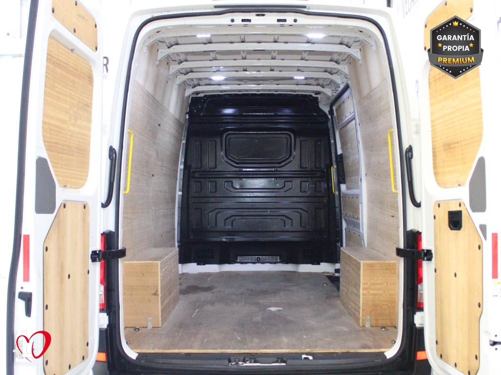 VOLKSWAGEN CRAFTER 2.0 TDI FURGON 35 L3 H3 140 de segunda mano