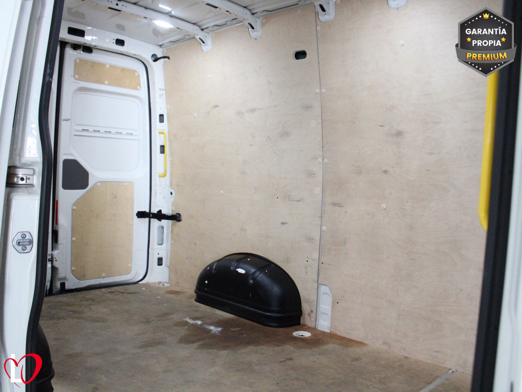 VOLKSWAGEN CRAFTER 2.0 TDI FURGON 35 L3 H3 140 de segunda mano