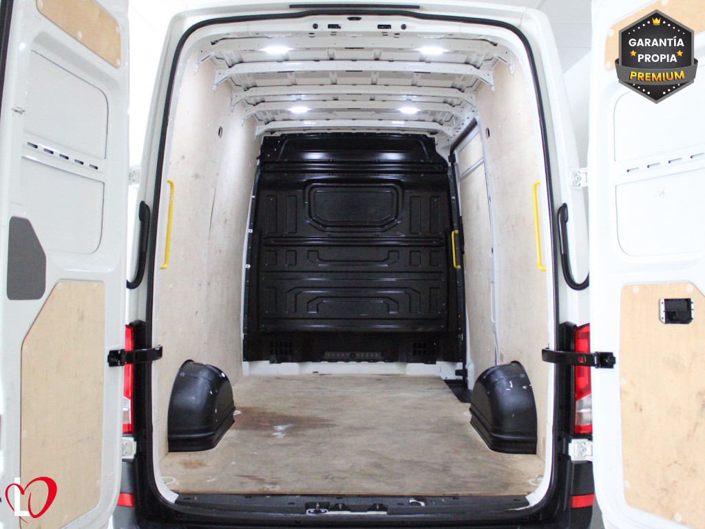 VOLKSWAGEN CRAFTER 2.0 TDI FURGON 35 L3 H3 140 de segunda mano