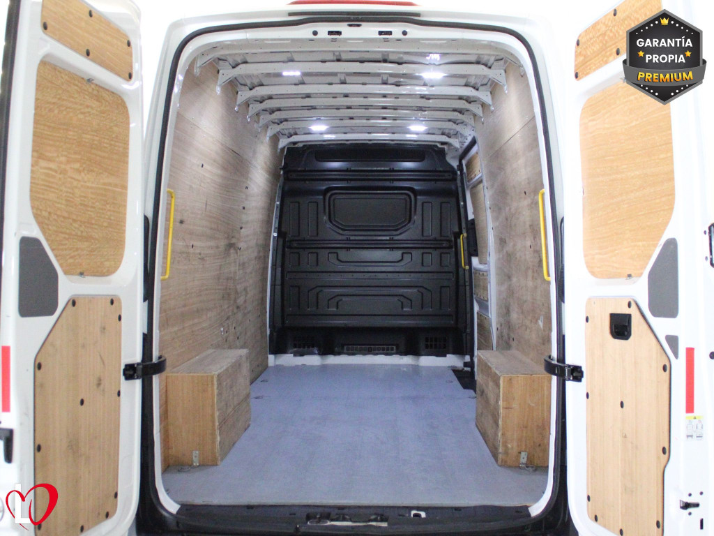 VOLKSWAGEN CRAFTER 2.0 TDI FURGON L4 H3 140 de segunda mano