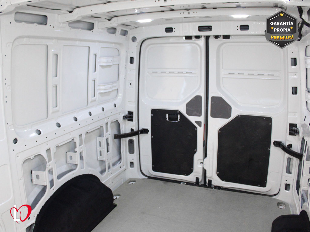 VOLKSWAGEN CRAFTER 2.0 TDI L2 H1 FURGÓN CERRADO 6 VEL 102 de segunda mano
