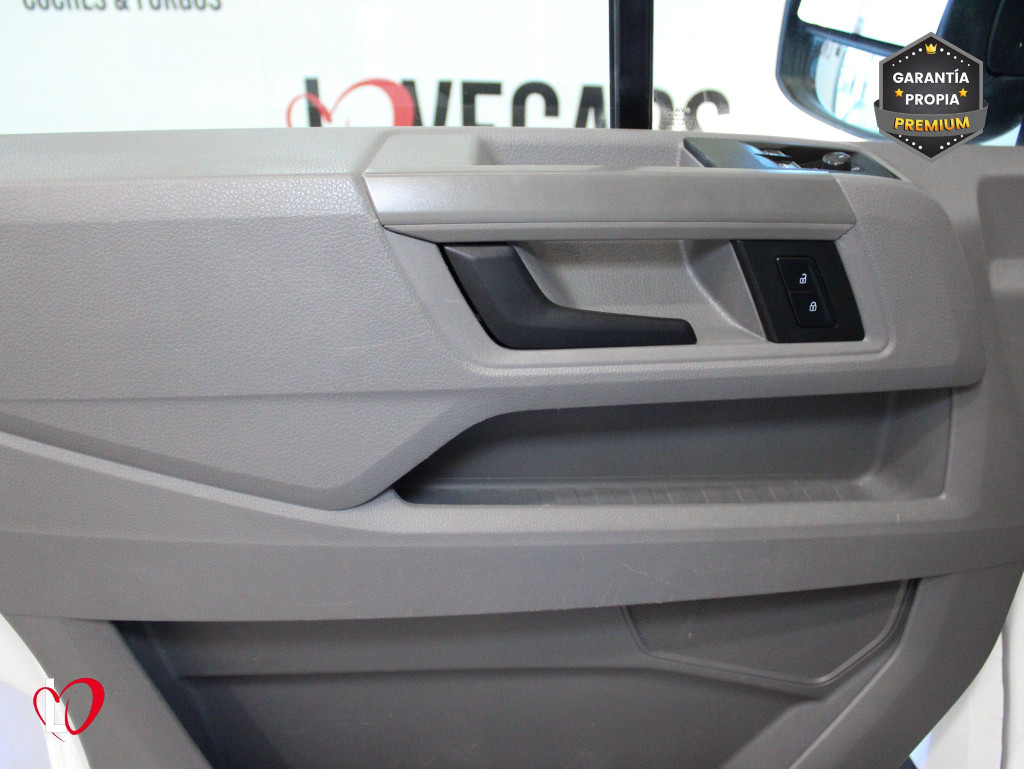 VOLKSWAGEN CRAFTER 2.0 TDI L2 H1 FURGÓN CERRADO 6 VEL 102 de segunda mano
