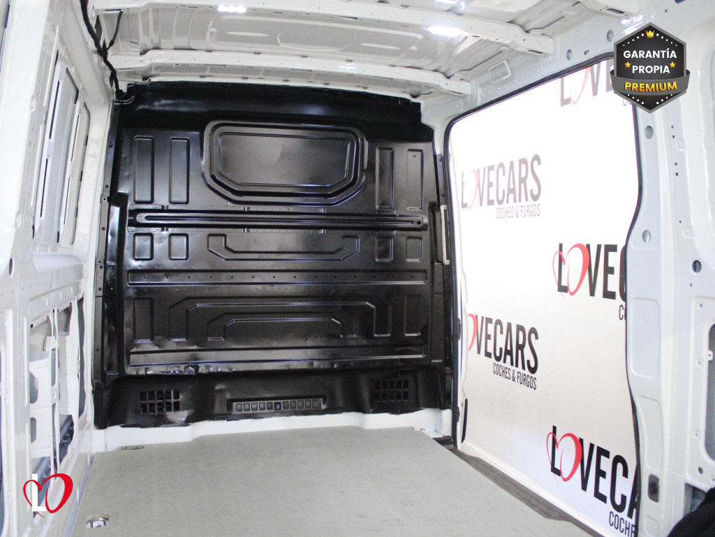 VOLKSWAGEN CRAFTER 2.0 TDI L2 H1 FURGÓN CERRADO 6 VEL 102 de segunda mano