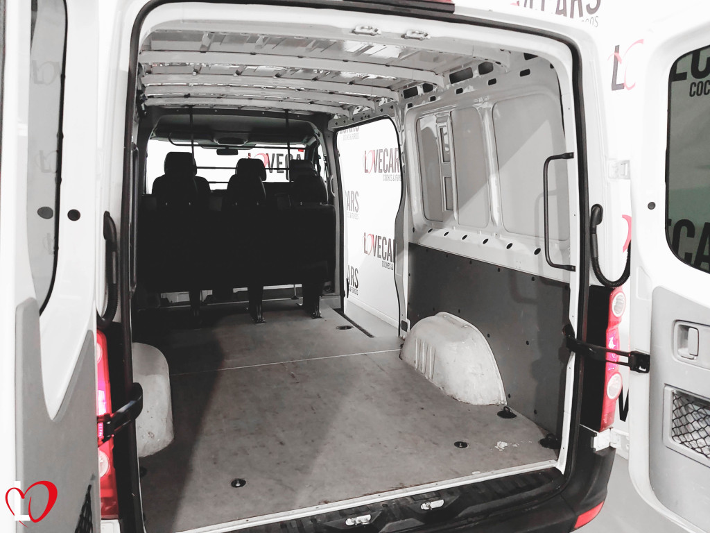 VOLKSWAGEN CRAFTER COMBI 6 PLAZAS 2.0 TDI 136 de segunda mano