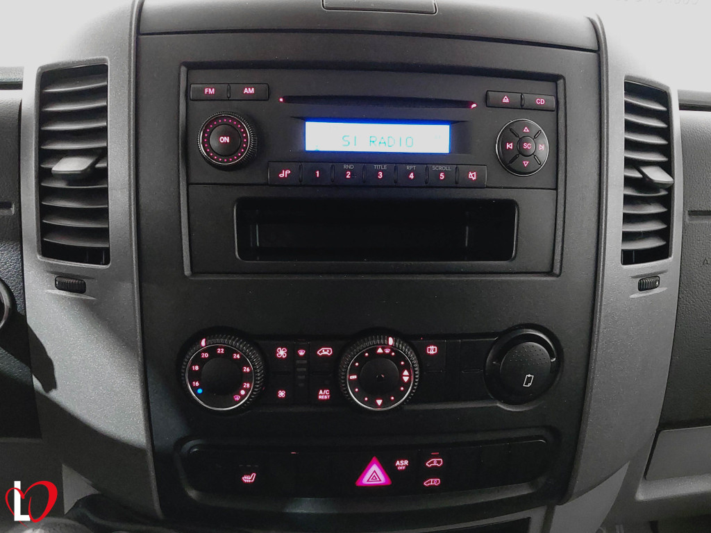 VOLKSWAGEN CRAFTER COMBI 6 PLAZAS 2.0 TDI 136 de segunda mano