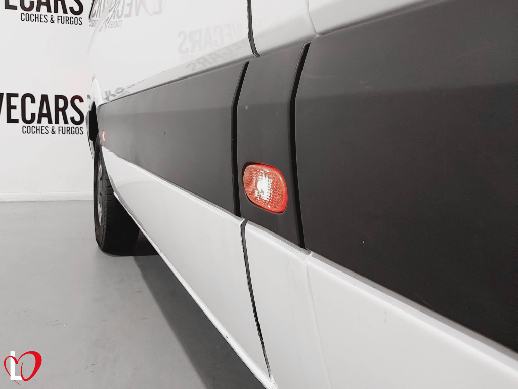 VOLKSWAGEN CRAFTER COMBI 6 PLAZAS 2.0 TDI 136 de segunda mano