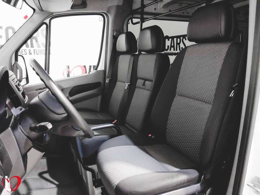 VOLKSWAGEN CRAFTER COMBI 6 PLAZAS 2.0 TDI 136 de segunda mano