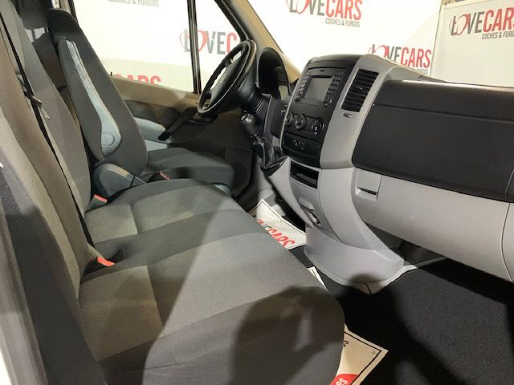 VOLKSWAGEN CRAFTER FURGÓN CERRADO L2H2 2.0 TDI de segunda mano
