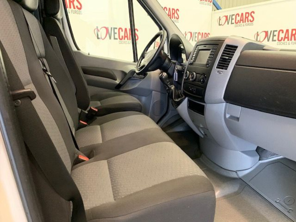 VOLKSWAGEN CRAFTER TDI FURGÓN CERRADO L2 H2 30 de segunda mano