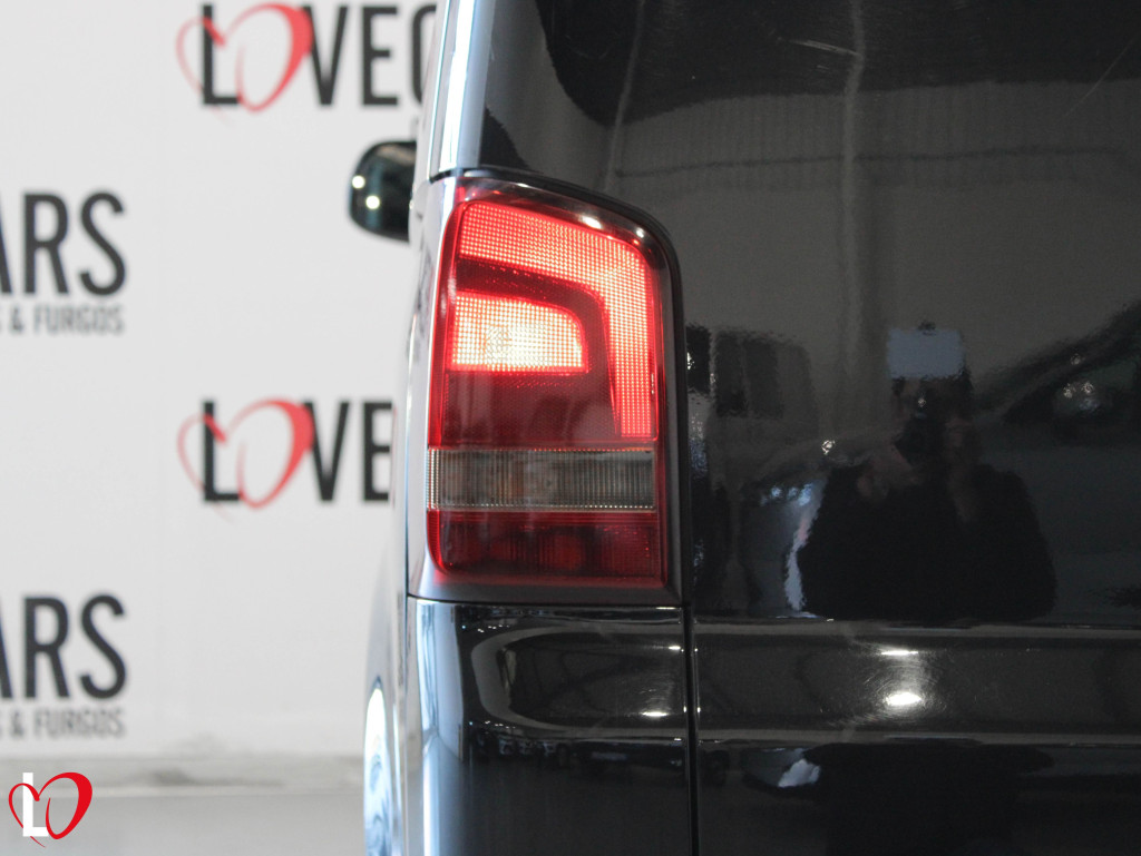 VOLKSWAGEN MULTIVAN 2.0 TDI HIGHLINE 7PLAZAS 180 de segunda mano