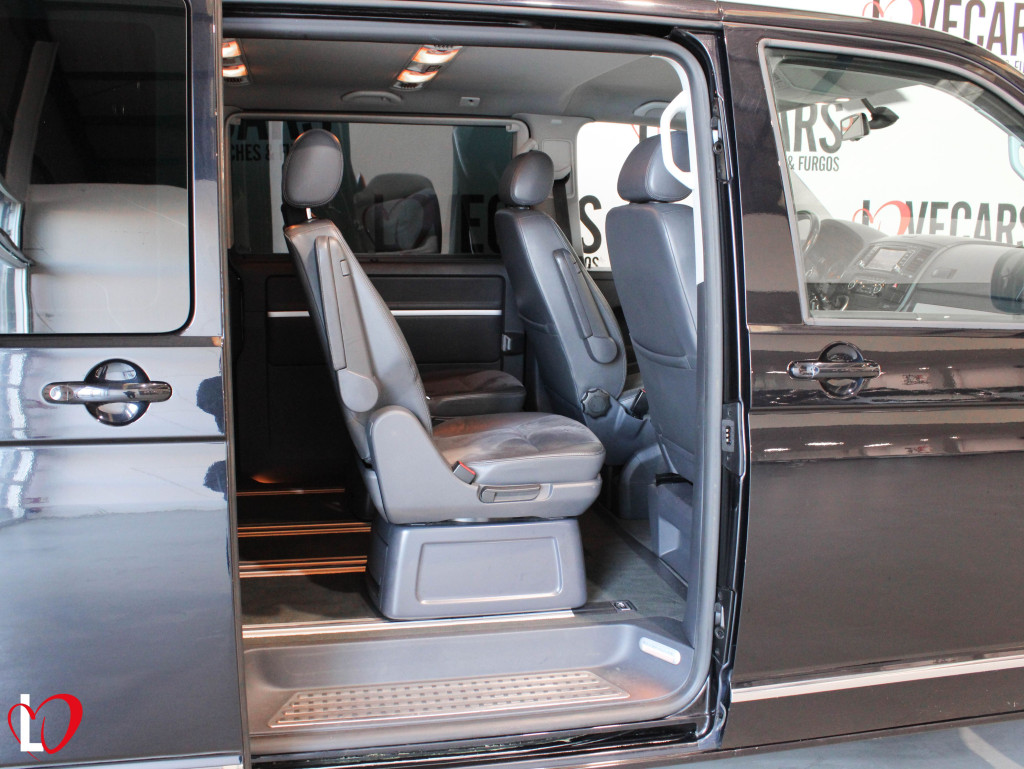 VOLKSWAGEN MULTIVAN 2.0 TDI HIGHLINE 7PLAZAS 180 de segunda mano