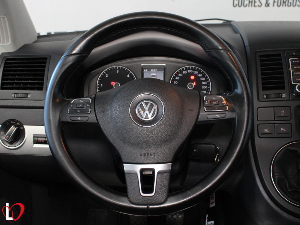 VOLKSWAGEN MULTIVAN 2.0 TDI HIGHLINE 7PLAZAS 180 de segunda mano