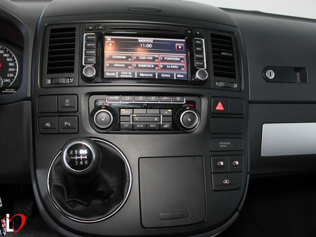 VOLKSWAGEN MULTIVAN 2.0 TDI HIGHLINE 7PLAZAS 180 de segunda mano