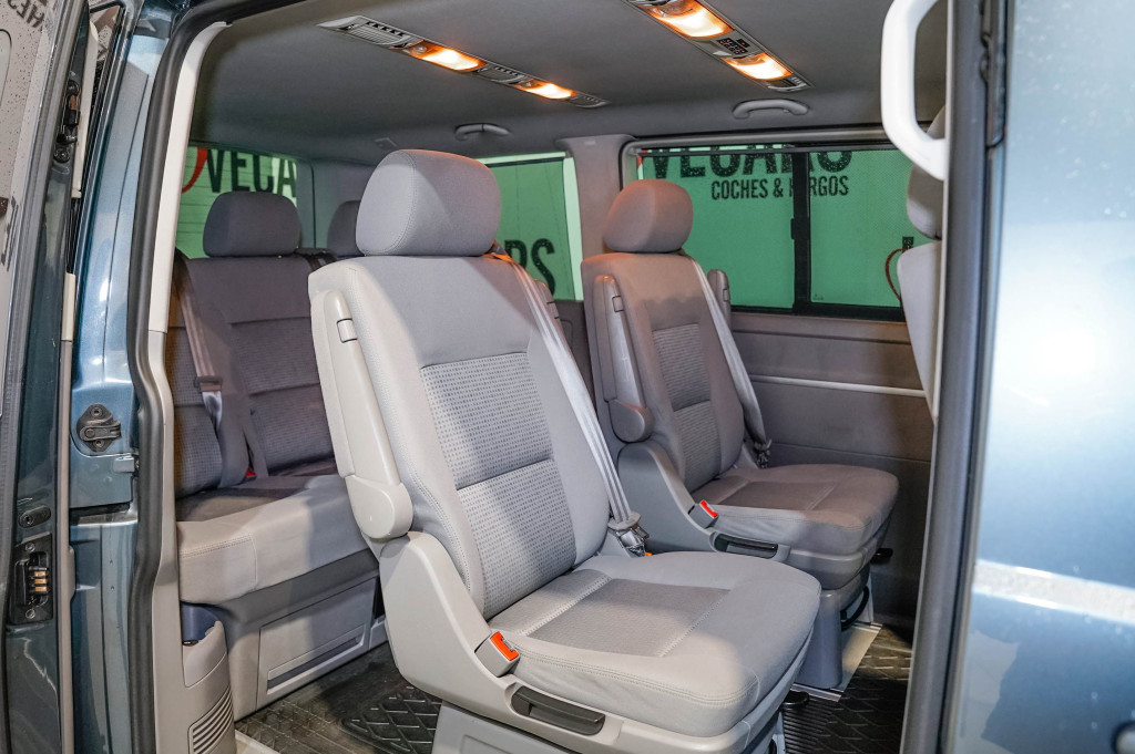 VOLKSWAGEN MULTIVAN 2.5 DIESEL 7 PLAZAS 174 de segunda mano