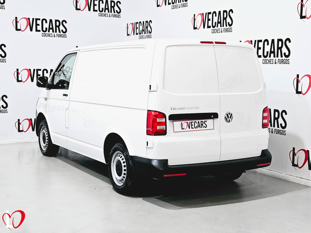VOLKSWAGEN TRANSPORTER 2.0 TDI BMT FURGÓN CERRADO 102 de segunda mano