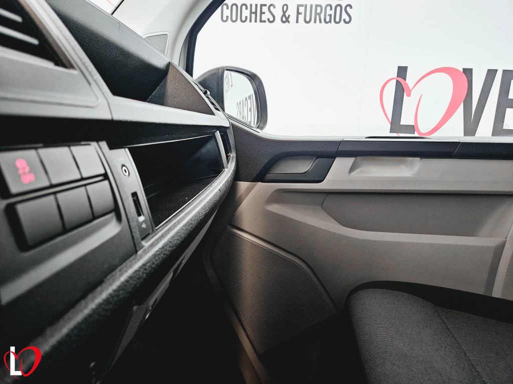 VOLKSWAGEN TRANSPORTER 2.0 TDI BMT FURGÓN CERRADO 102 de segunda mano