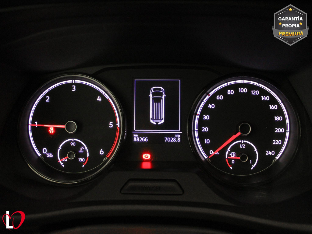 VOLKSWAGEN TRANSPORTER 2.0 TDI BMT FURGÓN CERRADO 110 de segunda mano