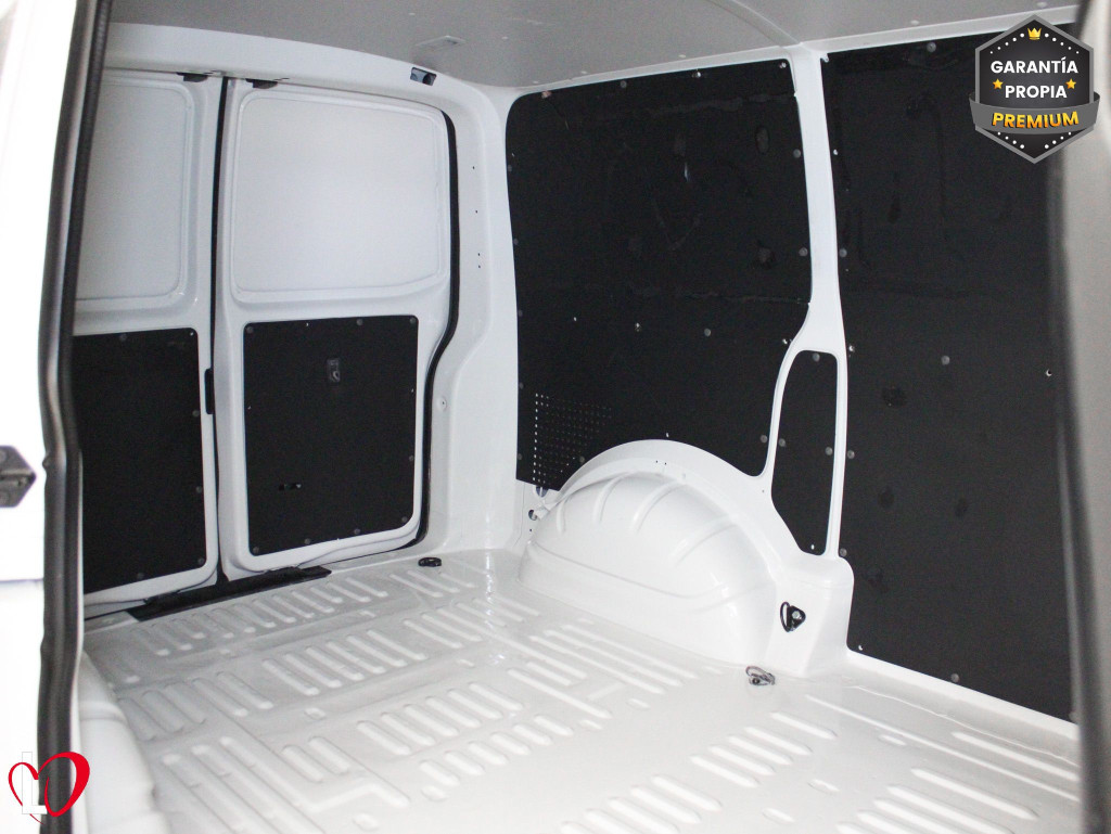 VOLKSWAGEN TRANSPORTER 2.0 TDI BMT FURGÓN CERRADO 110 de segunda mano