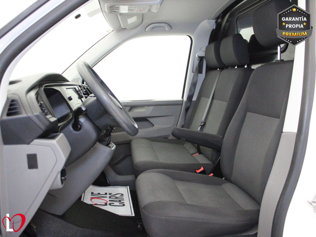 VOLKSWAGEN TRANSPORTER 2.0 TDI BMT FURGÓN CERRADO 110 de segunda mano