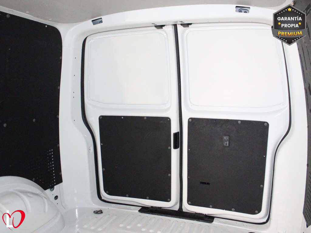 VOLKSWAGEN TRANSPORTER 2.0 TDI BMT FURGÓN CERRADO 110 de segunda mano