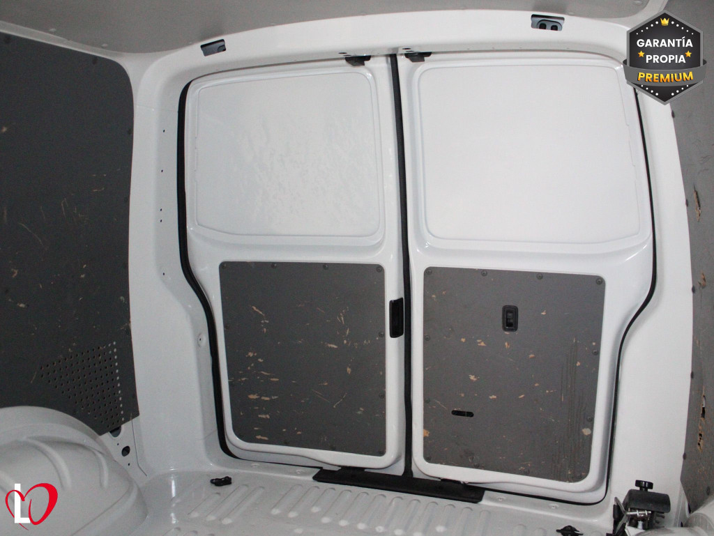 VOLKSWAGEN TRANSPORTER 2.0 TDI BMT FURGÓN CERRADO 150 de segunda mano