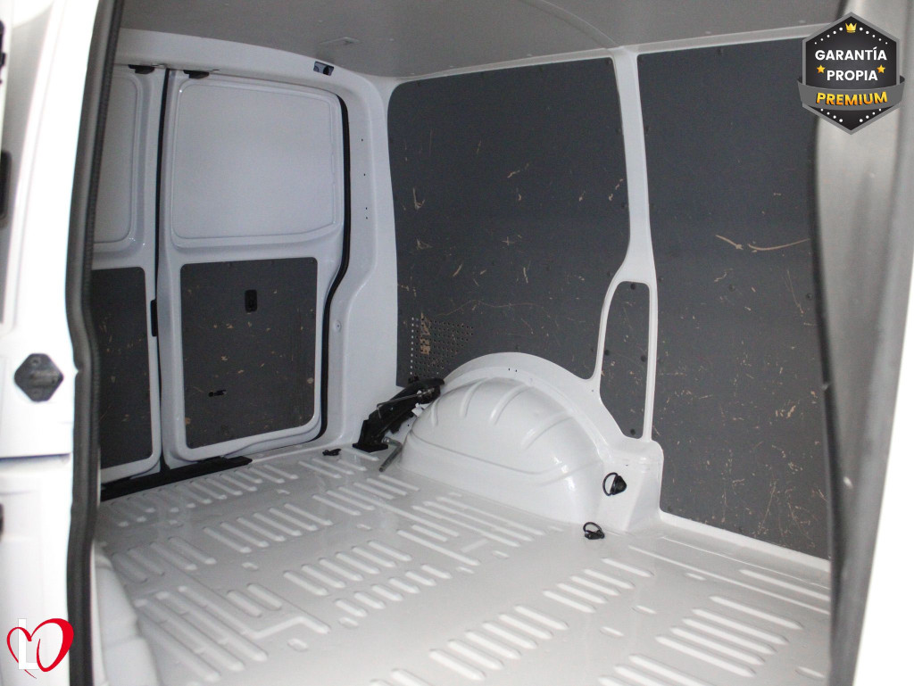 VOLKSWAGEN TRANSPORTER 2.0 TDI BMT FURGÓN CERRADO 150 de segunda mano