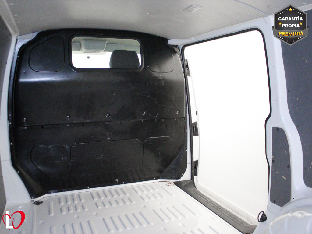 VOLKSWAGEN TRANSPORTER 2.0 TDI BMT FURGÓN CERRADO 150 de segunda mano
