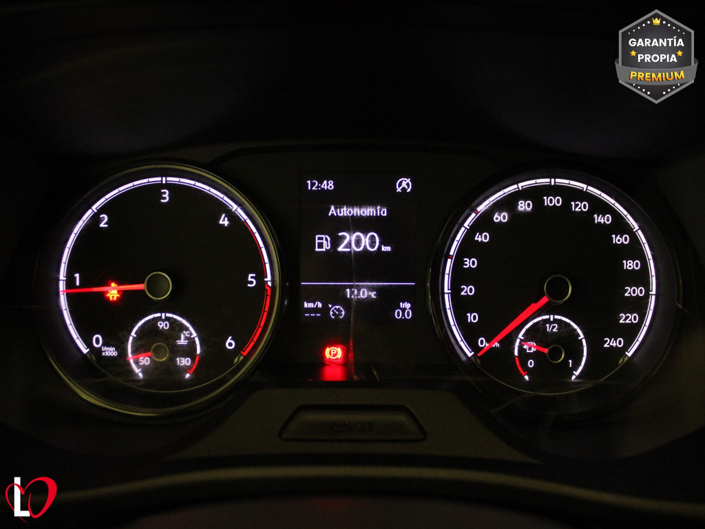 VOLKSWAGEN TRANSPORTER 2.0 TDI BMT FURGÓN CERRADO 150 de segunda mano