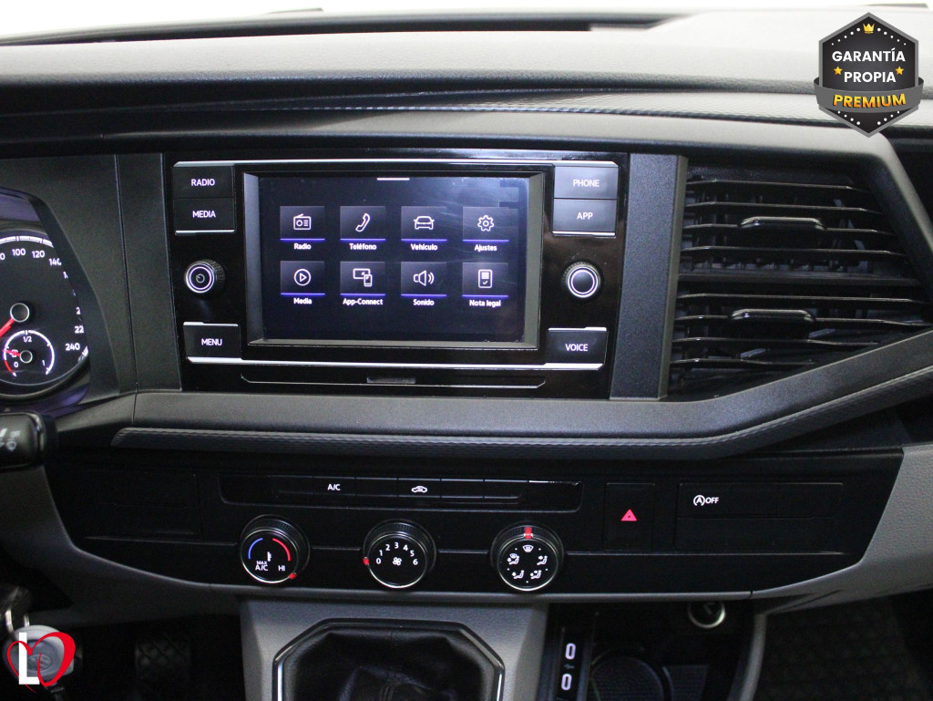 VOLKSWAGEN TRANSPORTER 2.0 TDI BMT FURGÓN CERRADO 150 de segunda mano