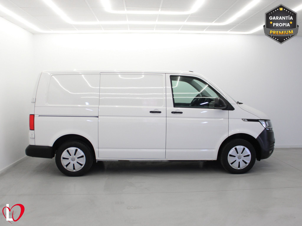 VOLKSWAGEN TRANSPORTER 2.0 TDI BMT FURGÓN CERRADO 150 de segunda mano