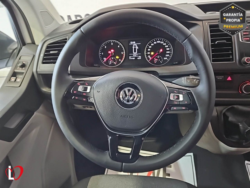 VOLKSWAGEN TRANSPORTER 2.0 TDI BMT FURGÓN CERRADO 150 de segunda mano