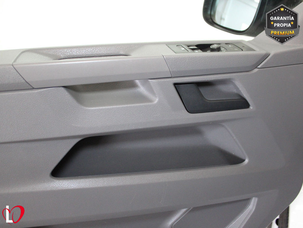 VOLKSWAGEN TRANSPORTER 2.0 TDI BMT FURGÓN TALLER 110 de segunda mano