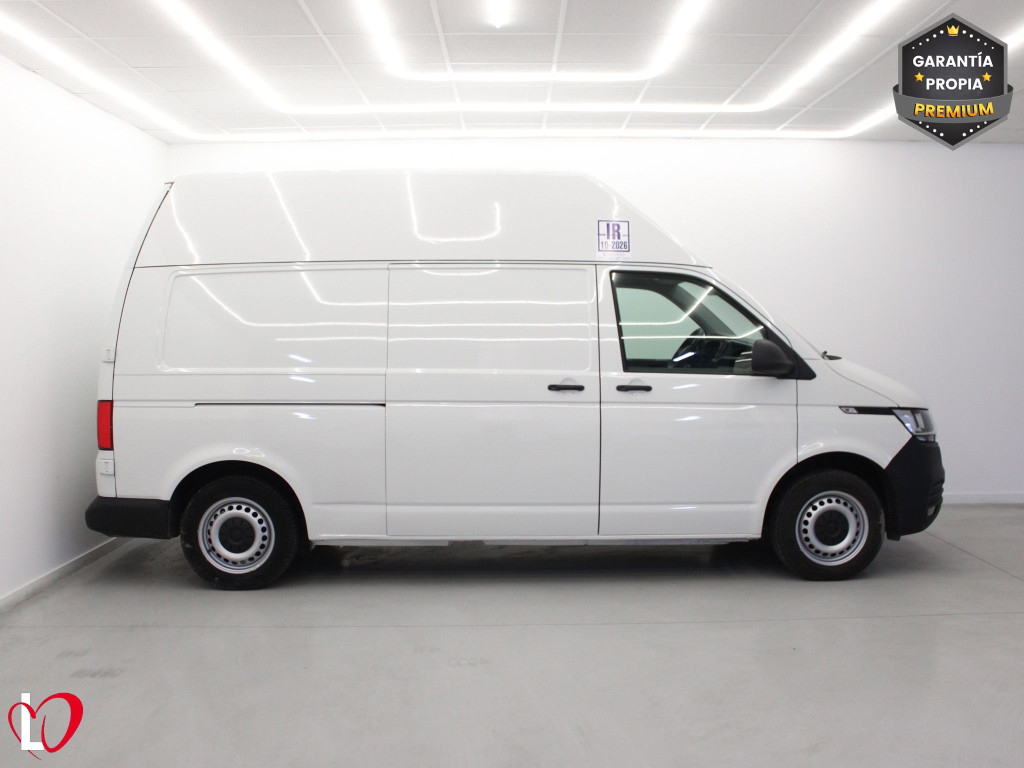 VOLKSWAGEN TRANSPORTER 2.0 TDI BMT L2 H2 FURGÓN ISOTERMO 110 de segunda mano