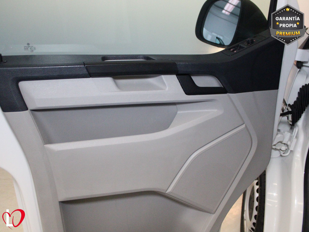 VOLKSWAGEN TRANSPORTER 2.0 TDI FURGÓN CERRADO 102 de segunda mano