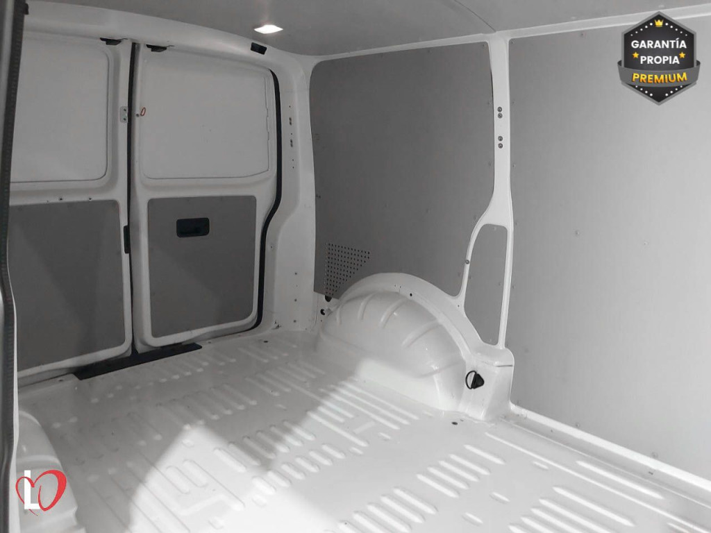 VOLKSWAGEN TRANSPORTER 2.0 TDI FURGÓN CERRADO 6 VEL 150 de segunda mano