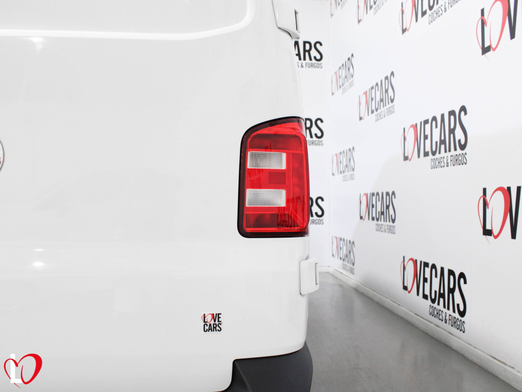 VOLKSWAGEN TRANSPORTER 2.0 TDI FURGÓN CERRADO L2 H2 102 de segunda mano