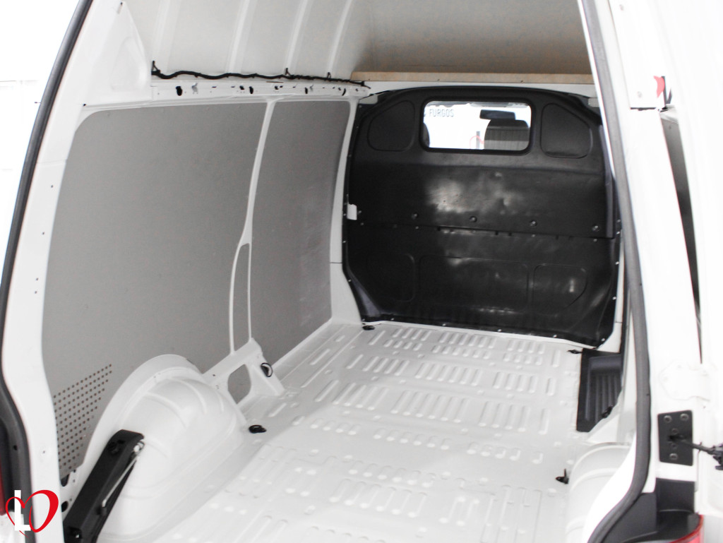 VOLKSWAGEN TRANSPORTER 2.0 TDI FURGÓN CERRADO L2 H2 102 de segunda mano