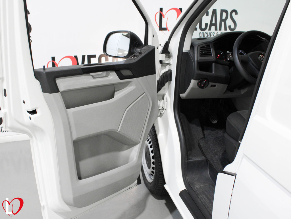 VOLKSWAGEN TRANSPORTER 2.0 TDI FURGÓN CERRADO L2 H2 102 de segunda mano