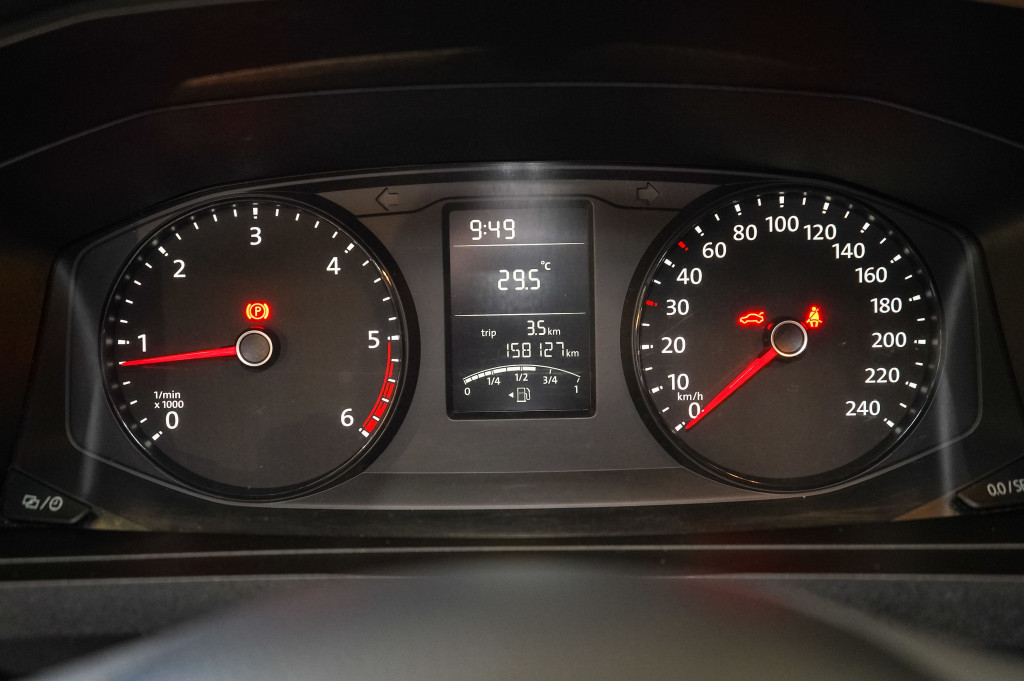 VOLKSWAGEN TRANSPORTER 2.0 TDI FURGON H2 L1 102 de segunda mano