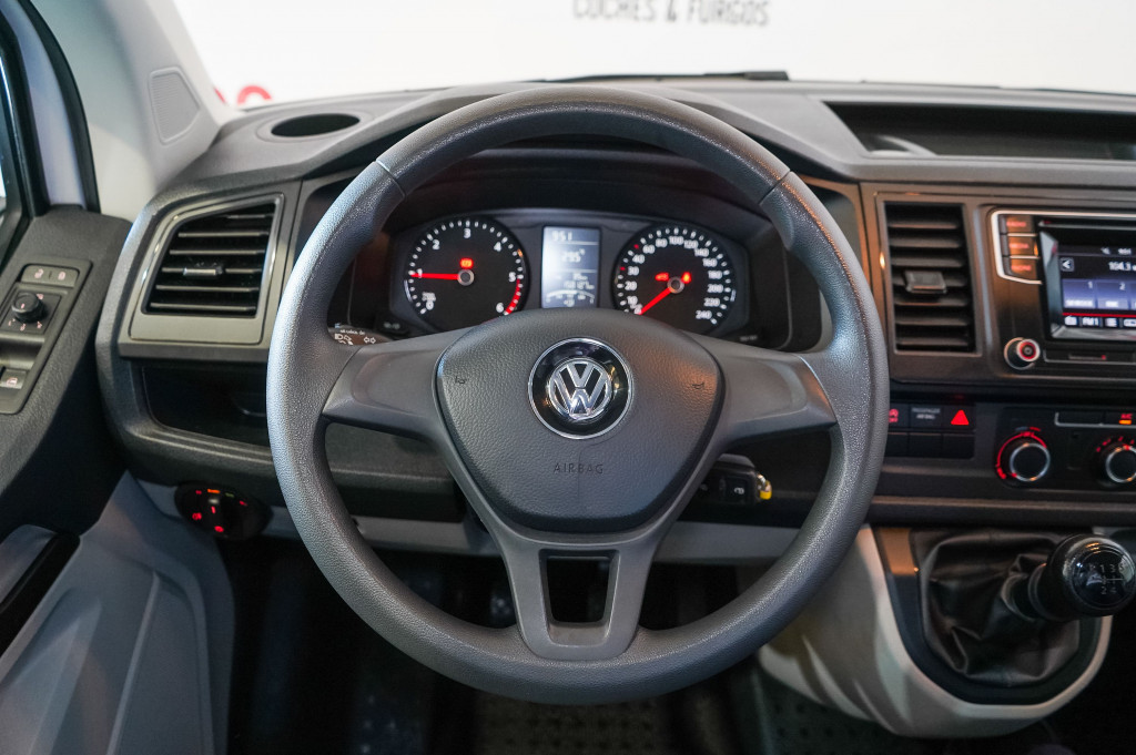 VOLKSWAGEN TRANSPORTER 2.0 TDI FURGON H2 L1 102 de segunda mano