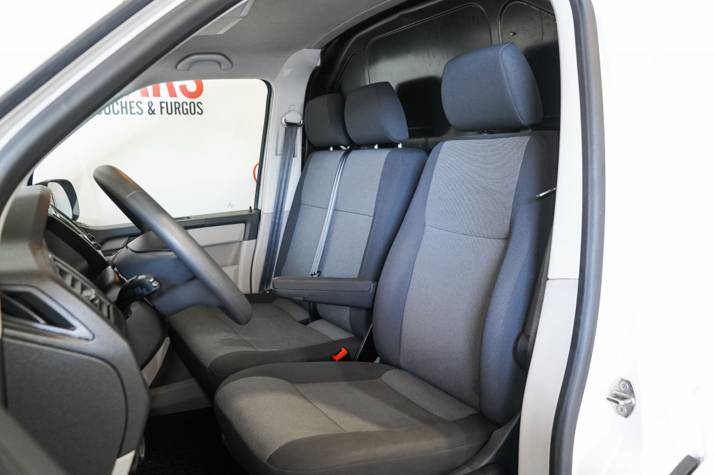 VOLKSWAGEN TRANSPORTER 2.0 TDI FURGON H2 L1 102 de segunda mano