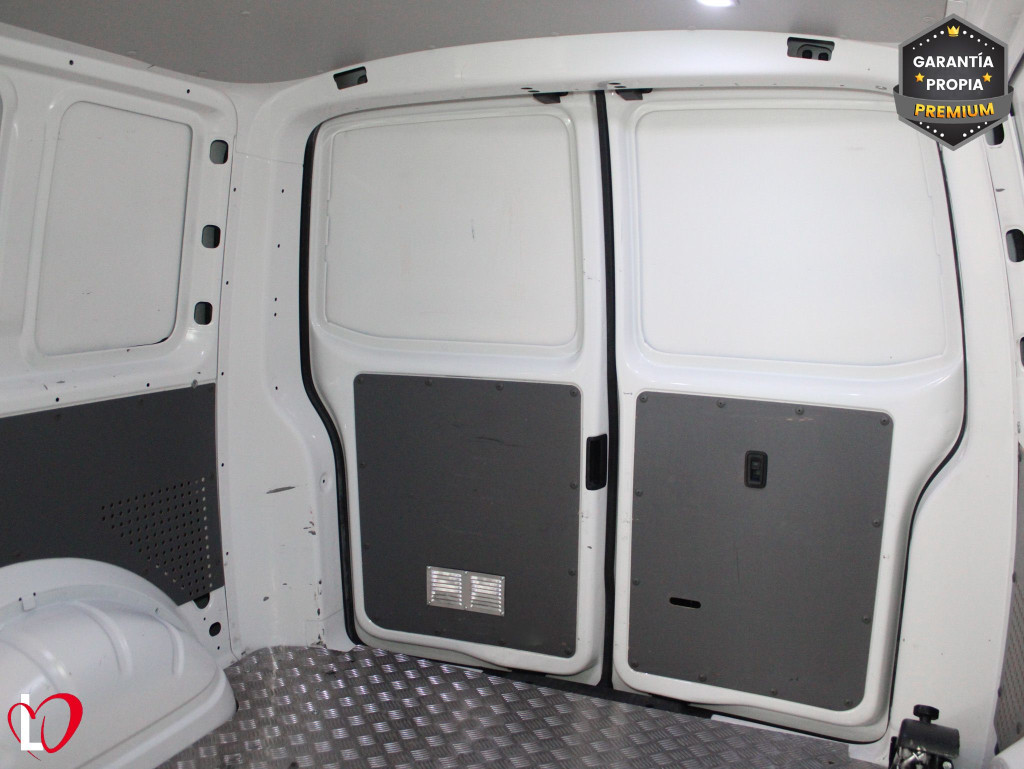 VOLKSWAGEN TRANSPORTER 2.0 TDI FURGON L1 H1 110 de segunda mano