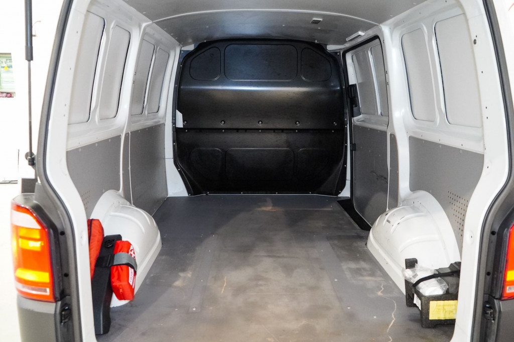 VOLKSWAGEN TRANSPORTER 2.0 TDI FURGON T6  102 de segunda mano